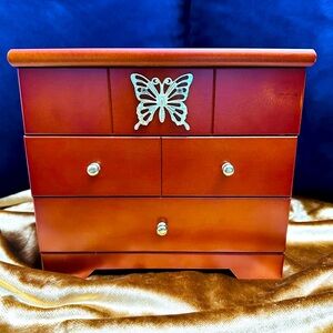 Beautiful Vintage Wooden Jewelry Box
